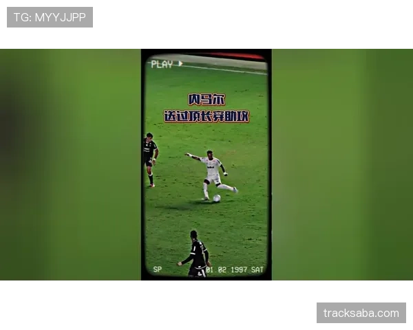 接管禁区头球特里本季更靠长传稳防线