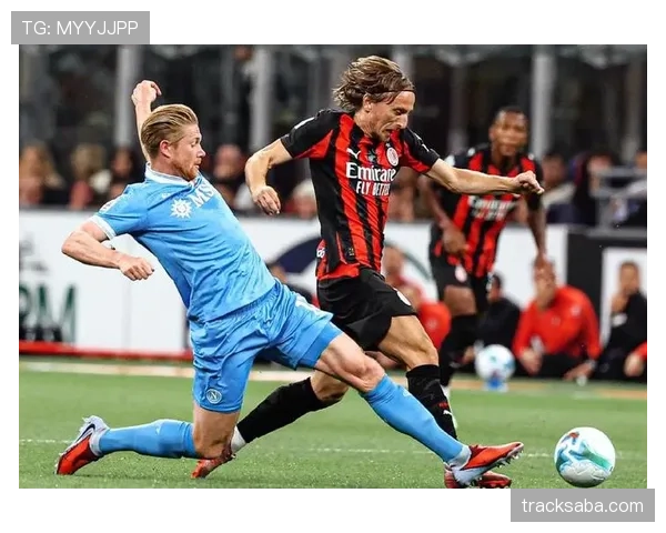 佩德里与莫德里奇的中场组织风格差异及其效率成因分析